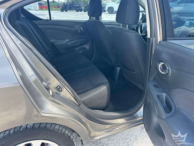2016-nissan-versa-sedan-image-21