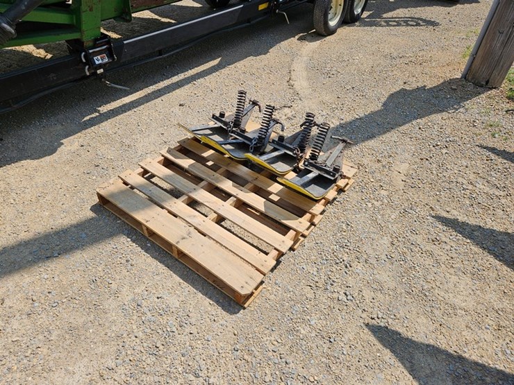 #77-•-8-row-stalk-stomper-set-image-3