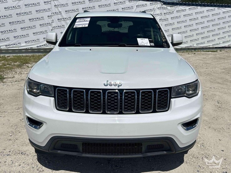 2017-jeep-grand-cherokee-image-26