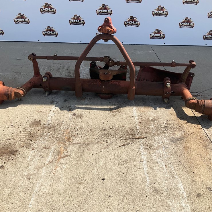 #5026 • International Tractor Wide Front Axle Assembly