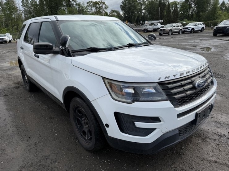 2017-ford-explorer-image-2