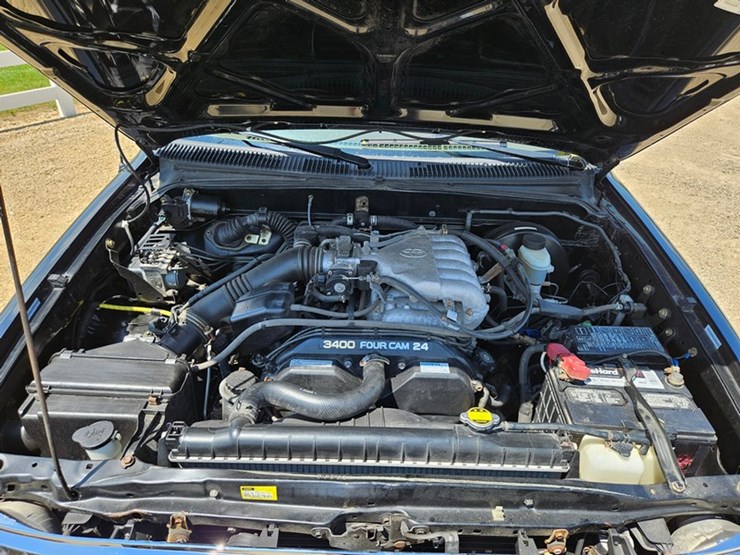 2004-toyota-tacoma-image-9