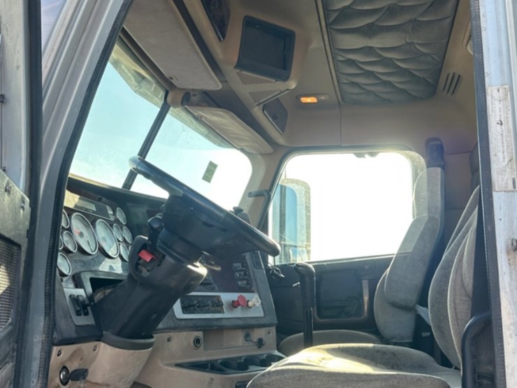 2013-freightliner-coronado-122-sd-image-20