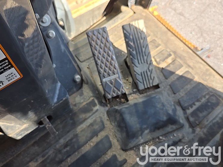 2016-deere-672gp-image-71