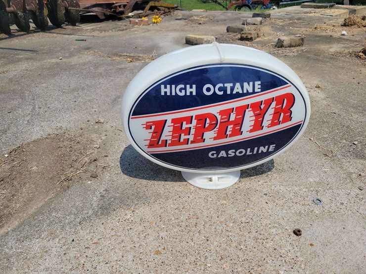 reproduction-zephyr-gas-pump-globe-image-1