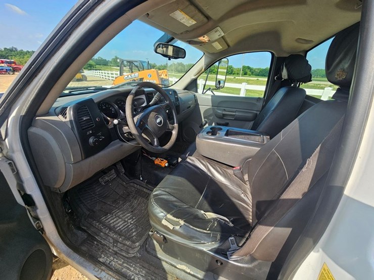 2007-chevrolet-3500hd-image-16