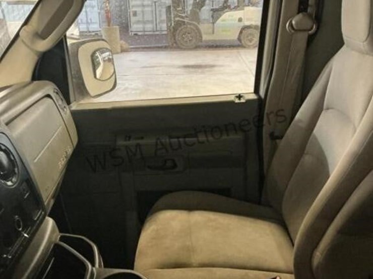 2009-ford-cargo-image-22
