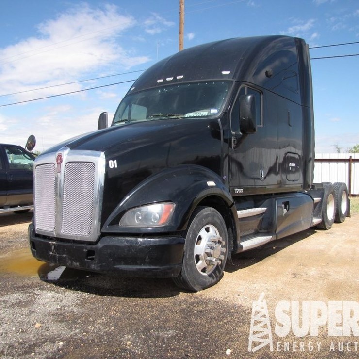 2012 KENWORTH T700