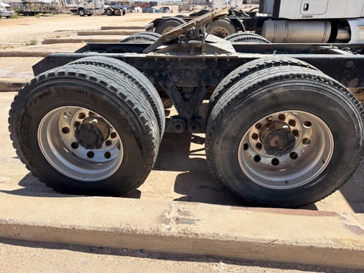2015-kenworth-t880-image-6