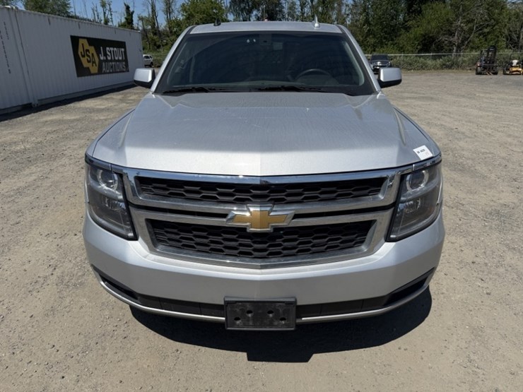 2016-chevrolet-tahoe-image-8