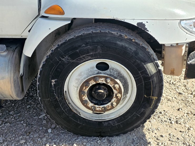 2015-international-durastar-4300-image-16