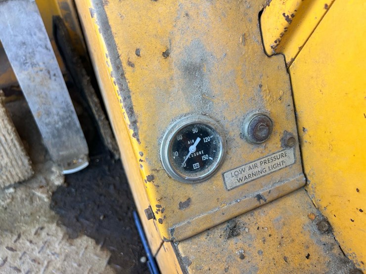 #134-•-1977-grover-rt620s-rough-terrain-crane-image-43