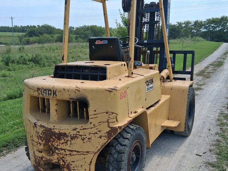 #108-•-clark-c500y80s-pneumatic-forklift-image-7