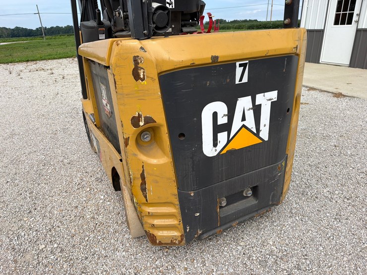 #1363-•-cat-ec25en-electric-forklift-image-30
