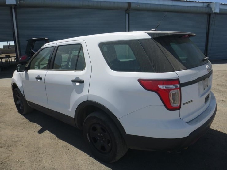 2015-ford-explorer-image-4