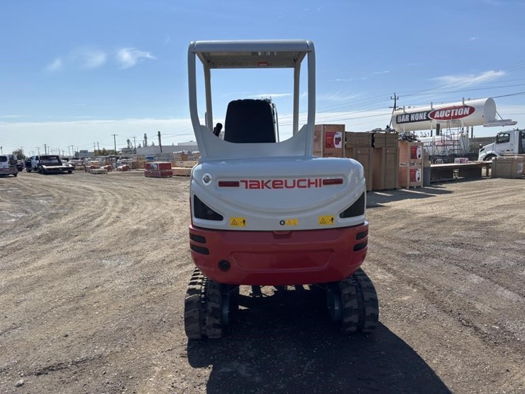 2022-takeuchi-tb235-2-image-8