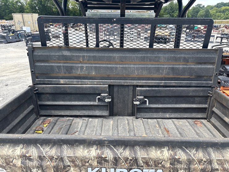 2019-kubota-rtvx1140-image-8