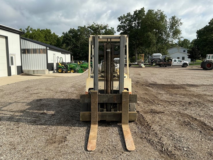 #1350-•-allis-chalmers-acc-120-ps-forklift-image-8