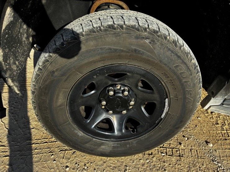 2015-chevrolet-tahoe-image-14
