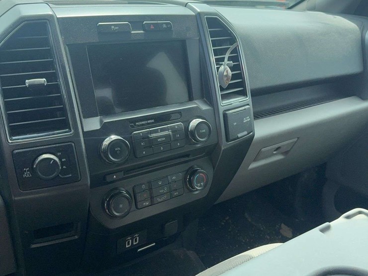 2018-ford-f150-xlt-image-10