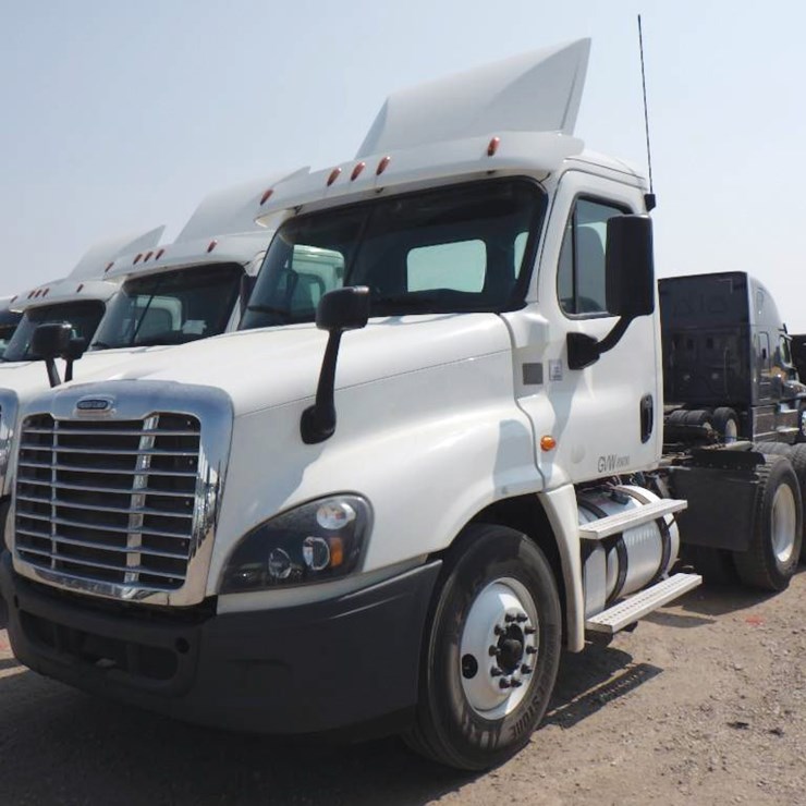 2017 FREIGHTLINER CASCADIA 125