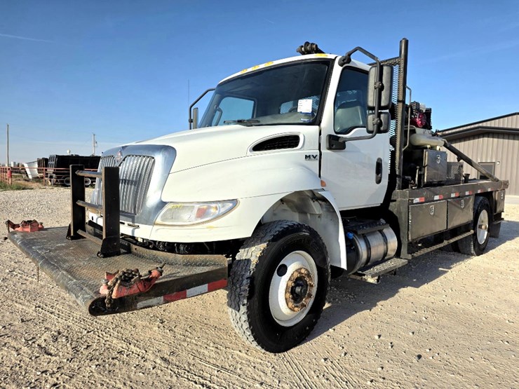 2022-international-mv607-image-1