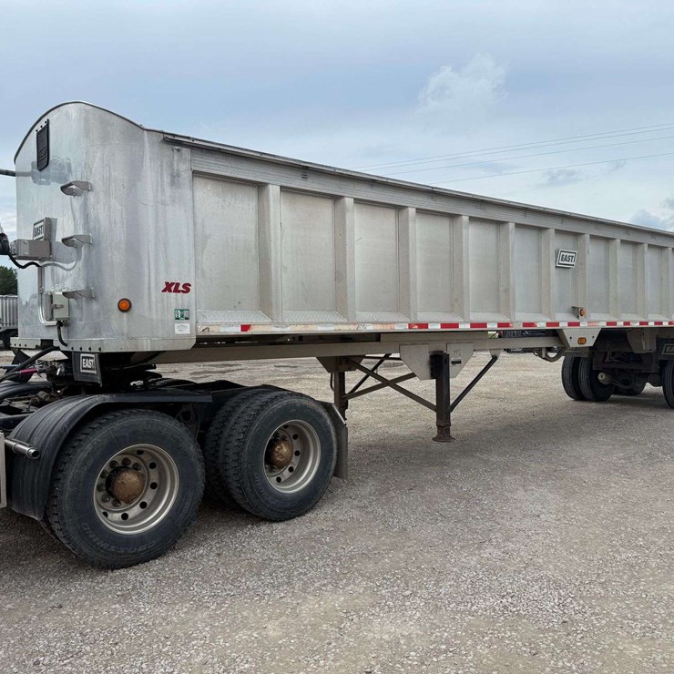 2001 East XLS frameless dump trailer 39-ft, 3 year old electric roll tarp w/remote, like new tires, farmer owned, 1 owner & always shedded, vin 1E1F9U28-X1RA30751.