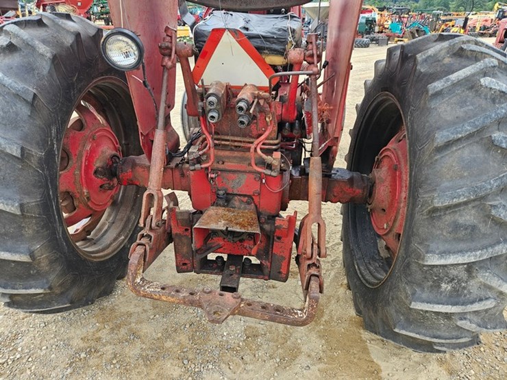 #53-•-interantional-656-farmall-tractor-image-14