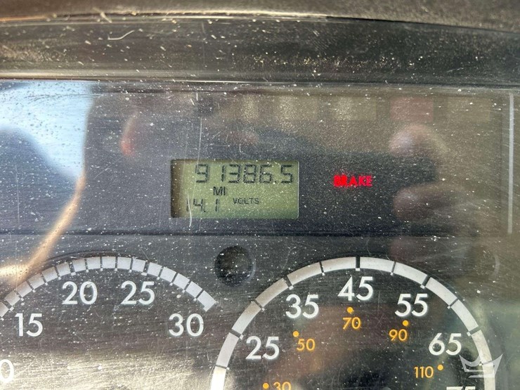 2015-freightliner-114sd-image-6