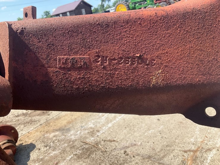 #5027-•-international-tractor-wide-front-axle-assembly-image-5
