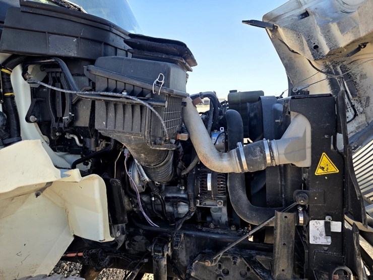 2015-international-durastar-4300-image-12