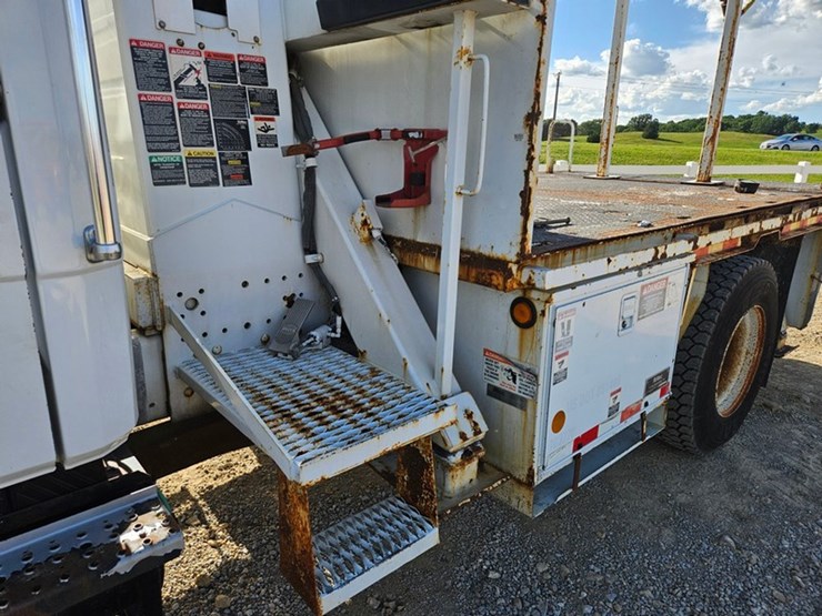 2002-freightliner-fl80-image-18