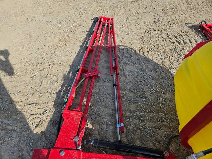 #113-•-3-pt-sprayer-image-10