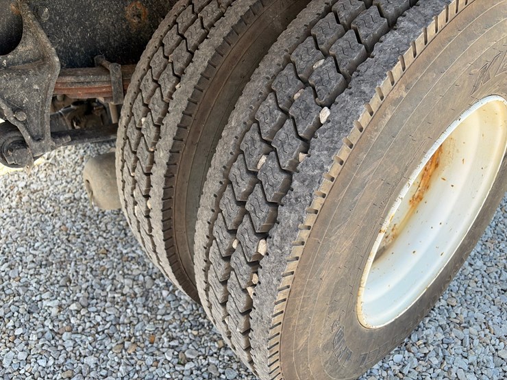 2018-international-durastar-4300-image-12