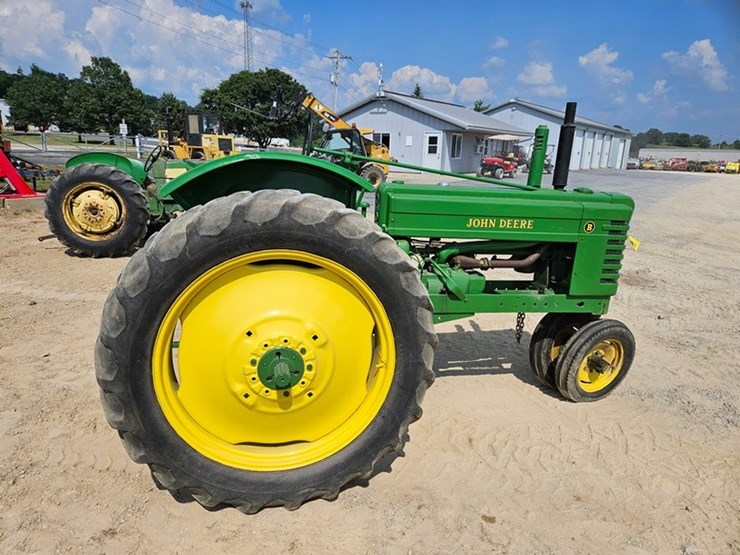 john-deere-b-image-6