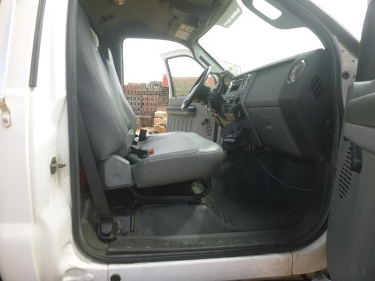 2011-ford-f750-image-18