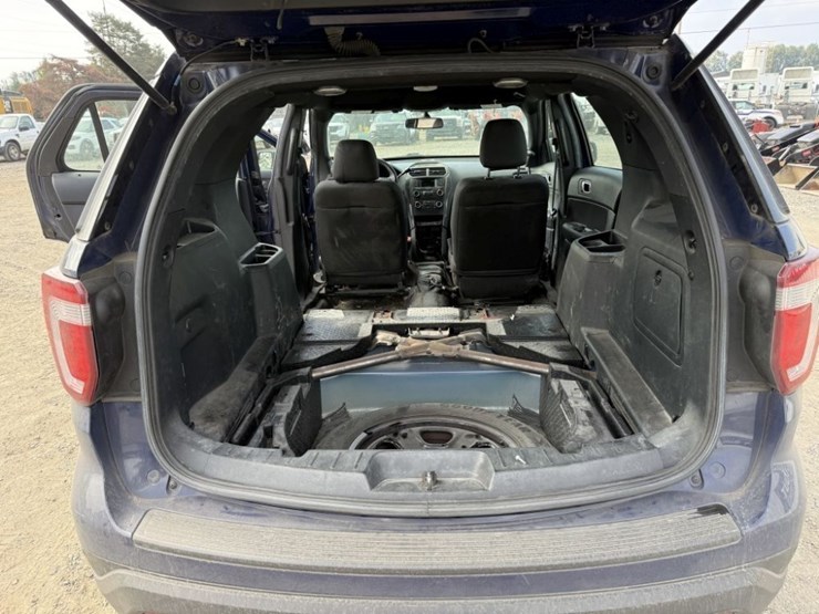 2018-ford-explorer-image-14