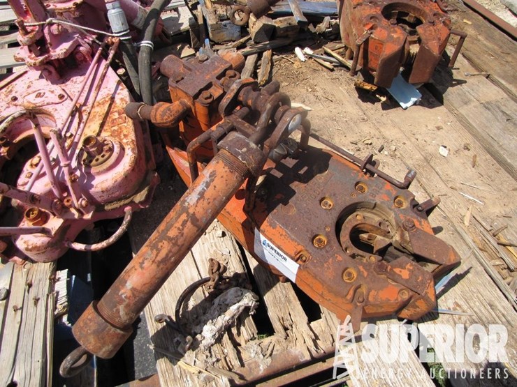 massey-ferguson-8-image-1