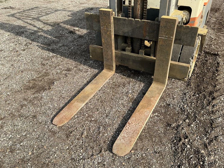 #1350-•-allis-chalmers-acc-120-ps-forklift-image-9