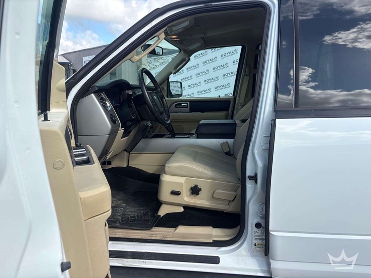 2016-ford-expedition-image-15