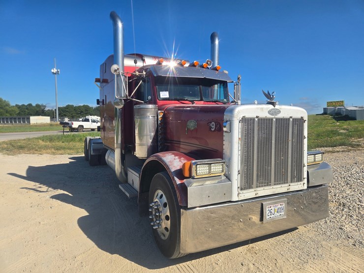 1995-peterbilt-379-image-24