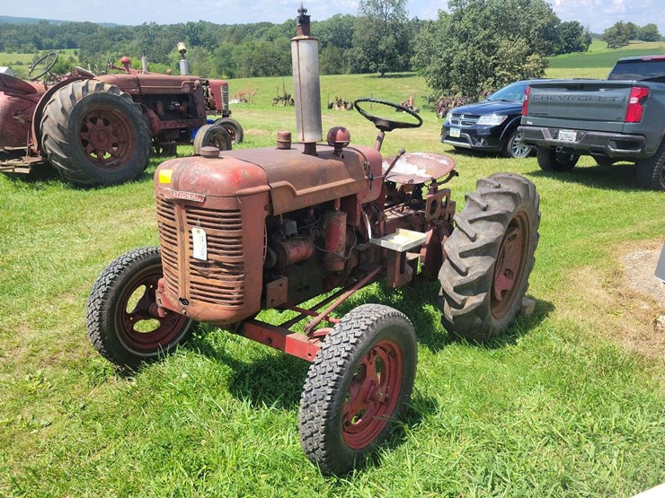 1940-international-a21-shop-mule-image-1
