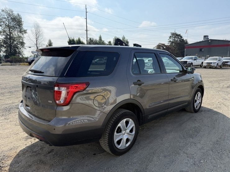 2017-ford-explorer-image-5