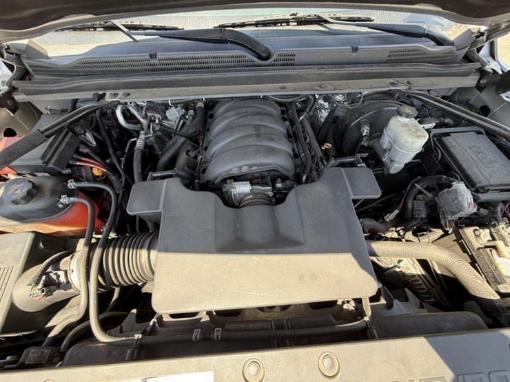 2016-chevrolet-tahoe-image-12