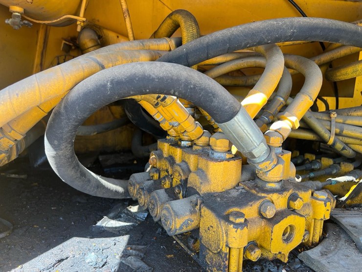 #134-•-1977-grover-rt620s-rough-terrain-crane-image-52