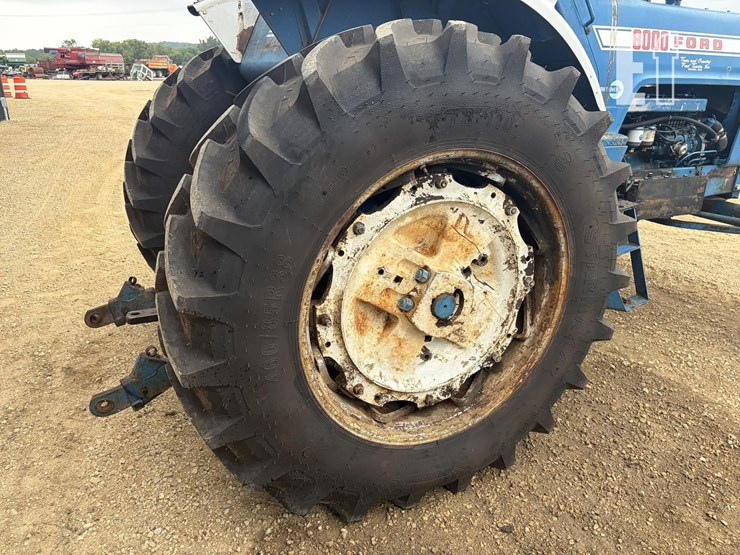ford-8000-image-14