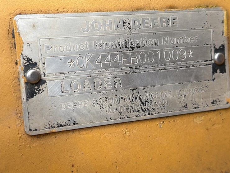 1990-deere-444e-image-8