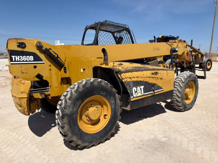 caterpillar-th360b-image-5