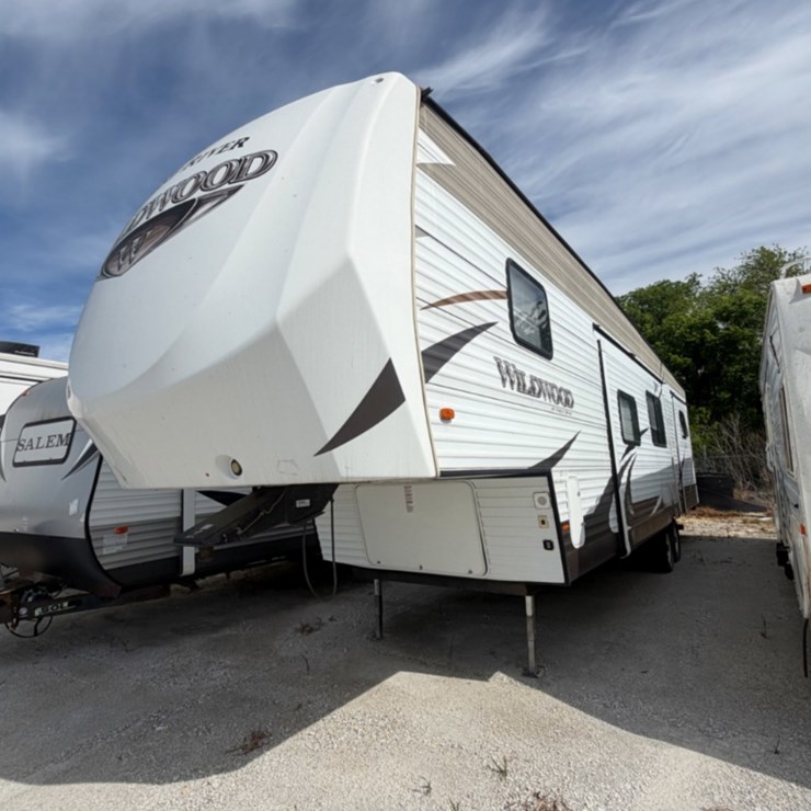 2015 WILDWOOD 5TH WHEEL