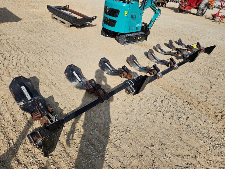 #83-•-8-row-stalk-stomper-image-6